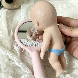 Poupée miniature Natasha Black Baby Doll en PVC, taille paume, avec sucette, pour collectionneurs et jeux d'enfants - Product Image 3