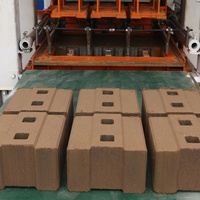 Presse hydraulique entièrement automatique pour la fabrication de briques en terre cuite emboîtables à vendre en Chine