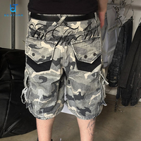 Shorts en jean déchirés et délavés pour hommes, avec imprimé camouflage DTG personnalisé, patchwork et ourlet brut, par BENTURA