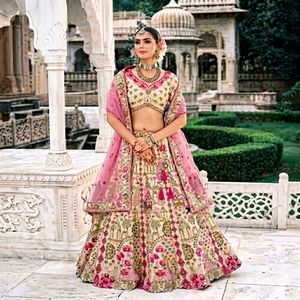 Lehenga Choli indien traditionnel avec imprimé dessiné à la main, en soie, longueur ras du sol, tenue de mariage pour femmes, coupe régulière, extensible - Product Image 3
