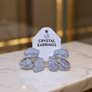 Orecchini a Perno con Cristalli in Oro Bianco, Montatura a Canale, Gioielli di Lusso da Donna per Feste - Product Image 2