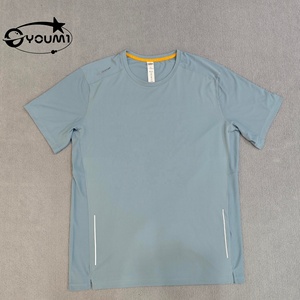 T-shirts de sport pour hommes Youmi personnalisés OEM, légers, respirants, anti-transpiration, pour la course à pied et l'entraînement estival - Product Image 1