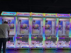 ตู้เกมส์คีบตุ๊กตาอะคริลิคสแตนเลสสีสันสดใส 110/220V สำหรับสวนสนุก - Product Image 3