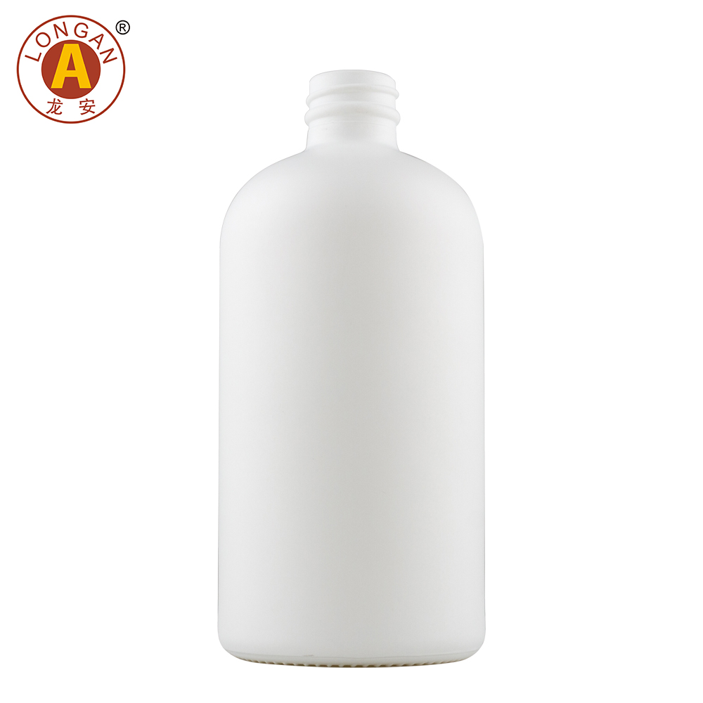 Bouteille blanche (C'est juste une bouteille sans la tête de pompe)
