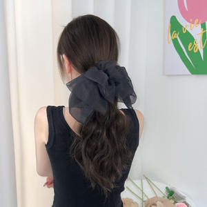 Nœud papillon Grip Style <span class=keywords><strong>queue</strong></span> <span class=keywords><strong>de</strong></span> <span class=keywords><strong>cheval</strong></span> <span class=keywords><strong>basse</strong></span> femmes naturel moelleux simulé <span class=keywords><strong>cheveux</strong></span> <span class=keywords><strong>bouclés</strong></span> pince <span class=keywords><strong>queue</strong></span> <span class=keywords><strong>de</strong></span> <span class=keywords><strong>cheval</strong></span> Extension <span class=keywords><strong>de</strong></span> <span class=keywords><strong>cheveux</strong></span> - Product Image 3