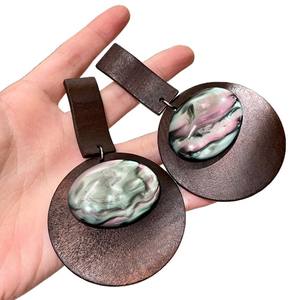 Pendientes de madera con incrustaciones de concha, diseño geométrico, joyería de moda para mujer - Product Image 1