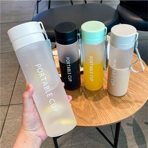 Bouteille d'eau ronde en plastique transparente à double paroi de grande capacité 800 ml avec logo personnalisé pour jus - Product Image 6