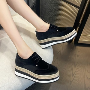 Nuevas Zapatillas Oxford de Plataforma de Ante Sintético para Mujer con Punta Redonda y Cordones, Estilo Británico Casual, Ligeras y con Suela Gruesa - Product Image 6