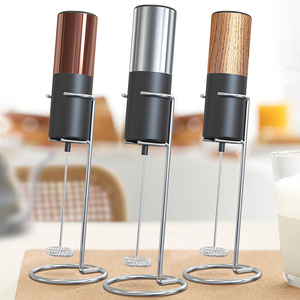 Accessoires de cuisine, mini fouet électrique <span class=keywords><strong>sans</strong></span> fil portable en plastique classique pour matcha, lait, mousseur à lait, <span class=keywords><strong>kit</strong></span> de mélangeur pour café - Product Image 1