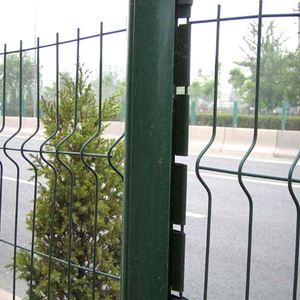 Recinzione in Rete Metallica Saldata Curva Rivestita in PVC 3D Ecologica Facilmente Assemblabile in Vendita - Product Image 6