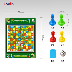 Jeu <span class=keywords><strong>de</strong></span> Serpents et Échelles avec Tapis <span class=keywords><strong>de</strong></span> Jeu <span class=keywords><strong>de</strong></span> 92 cm, Jeu <span class=keywords><strong>de</strong></span> <span class=keywords><strong>Société</strong></span> Géant pour Soirées en Famille, Grand Jouet <span class=keywords><strong>de</strong></span> Sol en Tissu Enroulable pour Enfants - Product Image 4