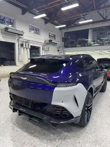 Kit carrosserie Aston Martin <span class=keywords><strong>DBX</strong></span> Upgrade 707 en carbone sec : pare-chocs avant, feux de jour (DRL), jupes latérales, garde-boue arrière, embouts d'échappement, aileron de toit - Product Image 4