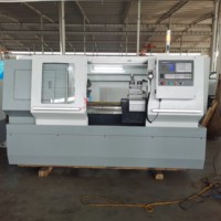 Tour CNC horizontal robuste automatique CK6140 avec haute précision à grande vitesse, porte-outils 4 axes 2 postes, système GSK, broche simple