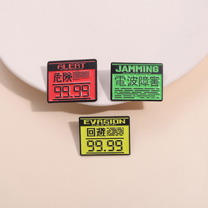 Meilleure vente Épingles en émail dur avec design de logo personnalisé Insigne de revers de chapeau en tissu Découpe d'écran en soie Impression numérique Cadeaux en acier - Product Image 4