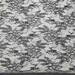 ผ้าลูกไม้ฝรั่งเศสปักเลื่อมสีดำ ผ้าถักลายดอกไม้หรูหราสไตล์วินเทจ ผสมไนลอน ขนาด 150 ซม. - Product Image 4