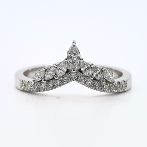 Anello di Fidanzamento Personalizzato con Taglio Radiant 4CT, Set in Argento Sterling S925, Anelli in Moissanite Certificati GRA - Product Image 3