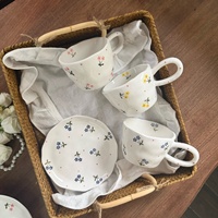 Ensemble de tasses et soucoupes à café en céramique rétro faites à la main, avec poignée oreilles de lapin mignonnes, 300 ml, motif floral