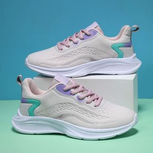 Nuevas Zapatillas Tejidas Caladas Estilo Mom Netflix 2024 - Product Image 3
