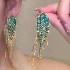 Pendientes Largos de Moda para Mujer, Versátiles, con Diseño de Mariposa, Geométricos, con Diamantes de Imitación, Cadena y Borla, Estilo Exagerado de Alta Gama - Product Image 1
