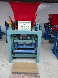 Machines semi-automatiques et manuelles <span class=keywords><strong>de</strong></span> fabrication <span class=keywords><strong>de</strong></span> briques pour la construction <span class=keywords><strong>de</strong></span> fondations et <span class=keywords><strong>de</strong></span> parkings, type 4-35, pour la production <span class=keywords><strong>de</strong></span> briques simples - Product Image 6
