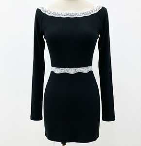 Elegante Abito da Donna con Spalle Scoperte e Bordo in Pizzo, Vestito Aderente a Vita Alta con Gonna Corta a Trapezio e Fascino Sensuale - Product Image 6