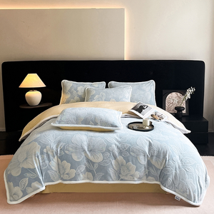 Juego de Ropa de Cama de Lujo Italiano con Diseño 3D en Terciopelo de Leche, Textura Geométrica Moderna, Microfibra que Retiene el Calor, Compra al por Mayor - Product Image 2