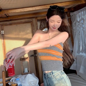 Débardeur court en maille rayé contrastant style coréen pour femme, coupe ajustée, sexy et flatteuse pour la silhouette, collection été 2026 - Product Image 5