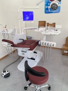 Ensemble de fauteuil dentaire électrique de luxe avec structure métallique certifié CE pour le diagnostic et le traitement dentaire - Product Image 2