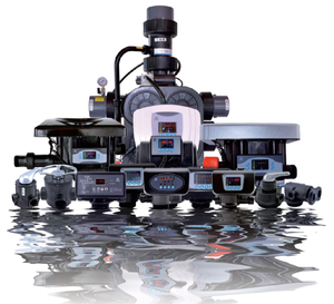 Equipo de Tratamiento de Agua Totalmente Automático RUNXIN: Cabezal Suavizador de Resina, Bomba de Alta Presión y Flujo, PLC, Ósmosis Inversa - Product Image 2