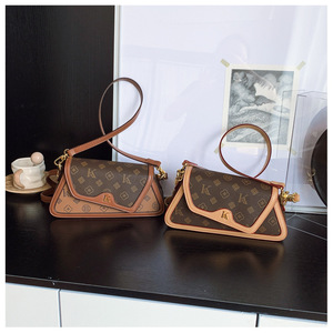 Bolso Bandolera Retro Vintage 2025 con Estampado para Mujer, Material PU de Alta Calidad, Versátil para Uso Diario - Product Image 6