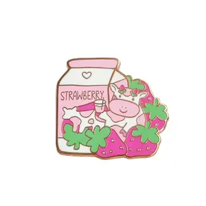 Personalizado Strawberry Milk Badge Venda Quente Atacado Lapela Pin Bonito Broche de Roupas Presente De Natal Personalizado Soft Hard Enamel pin