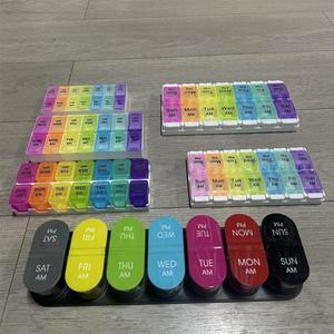 กล่องใส่ยาแบบพกพา 7 วัน กล่องเก็บยาหลายช่อง ป้องกันการซึมผ่านของสี ใช้งานได้ทุกวัน - Product Image 1