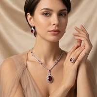 Le set de bijoux en imitation rubis de style européen et américain pour l'industrie lourde s'est bien vendu en direct sur les plateformes de diffusion en direct.