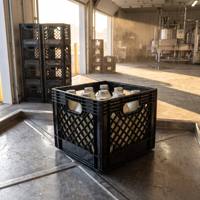 Fabricant en gros de caisses à lait empilables robustes en HDPE, caisses en plastique en vrac pour le stockage agricole ventilé, fournisseur d'usine