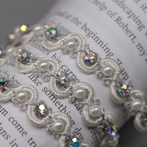 Elegante Colletto Decorativo a Forma di S con Strass e Perle, Bordatura in Pizzo per Decorazione Abiti - Product Image 4