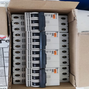 Plc <strong>Multi</strong> <strong>9</strong> C60hc C16 Triple Pole Mcb's 4 Pcs for Warranty Product - Product Image 1