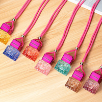 Pendentif de parfum avec logo de voiture design personnalisé bouteille de désodorisant en verre liquide de luxe parfum de freesia désodorisant naturel portable