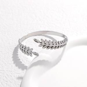 <span class=keywords><strong>2026</strong></span> 뜨거운 판매 보석 도매 진공 도금 18K 골드 스테인레스 스틸 밀 모양의 팔찌 팔찌 여성 보석 - Product Image 4