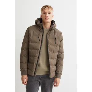 Neue Winter Saison 2024 Puffer jacke wind dichtes wasser abweisendes Funktions gewebe mit gefütterter Kordel zug haube und geklebtem Reiß verschluss