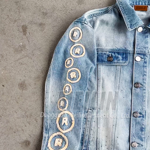 Ensemble de jeans pour homme <span class=keywords><strong>en</strong></span> denim bleu avec patchs personnalisés et effet délavé, <span class=keywords><strong>veste</strong></span> <span class=keywords><strong>en</strong></span> denim et jeans <span class=keywords><strong>en</strong></span> deux pièces, ensemble <span class=keywords><strong>en</strong></span> denim pour homme - Product Image 4