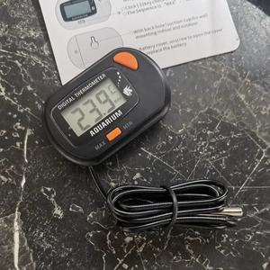 Termómetro Impermeable IP68 para Acuario, Evita Lecturas Inexactas - Medidor de Temperatura para Reptiles con Sonda de Metal e Interruptor C/F - Product Image 4