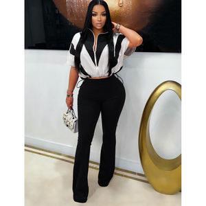 Custom Logo Zomer 2025 Vrouwen Kleding Turndown Kraag Kleur Bijpassende Damespakken Outfits Tweedelige Set Dameskleding - Product Image 1