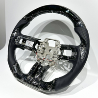 Vente directe d'usine de volants en fibre de carbone forgée avec écran LED de style course, adaptés aux modèles Ford Mustang GT
