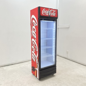 Coca-Cola ガラスドア冷蔵庫 スーパーマーケット用の立て型飲料ディスプレイガラス扉コカ