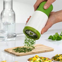 Hot Sell Hand Roller Kruidenkruidenmolen Groente Droge Geraspte Koriander Hakselsnijgereedschap Keukenaccessoires