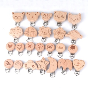 Clips de schnuller gravés au laser Clips de <span class=keywords><strong>sucette</strong></span> en bois holz Clip de dentition pour bébé pour porte-<span class=keywords><strong>sucette</strong></span> - Product Image 2