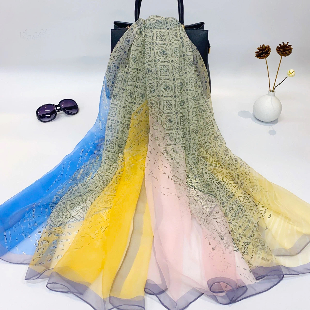 Poudre Fu, bleu et jaune.