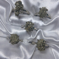 Bagues ajustables en argent avec grappe de pyrite naturelle brute et cristaux, vente en gros