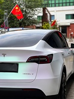Film de protection de carrosserie Aisbarika Frozen Aurora White Car Vinyl Wrap, blanc mat, vert métallique, effet caméléon satiné.