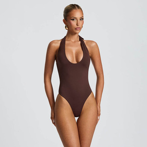 Ensemble Body Dos Nu Croisé et Jupe Fendue Couleur Unie en Polyester pour Femme – Tenue de Plage Été 2025 - Product Image 4